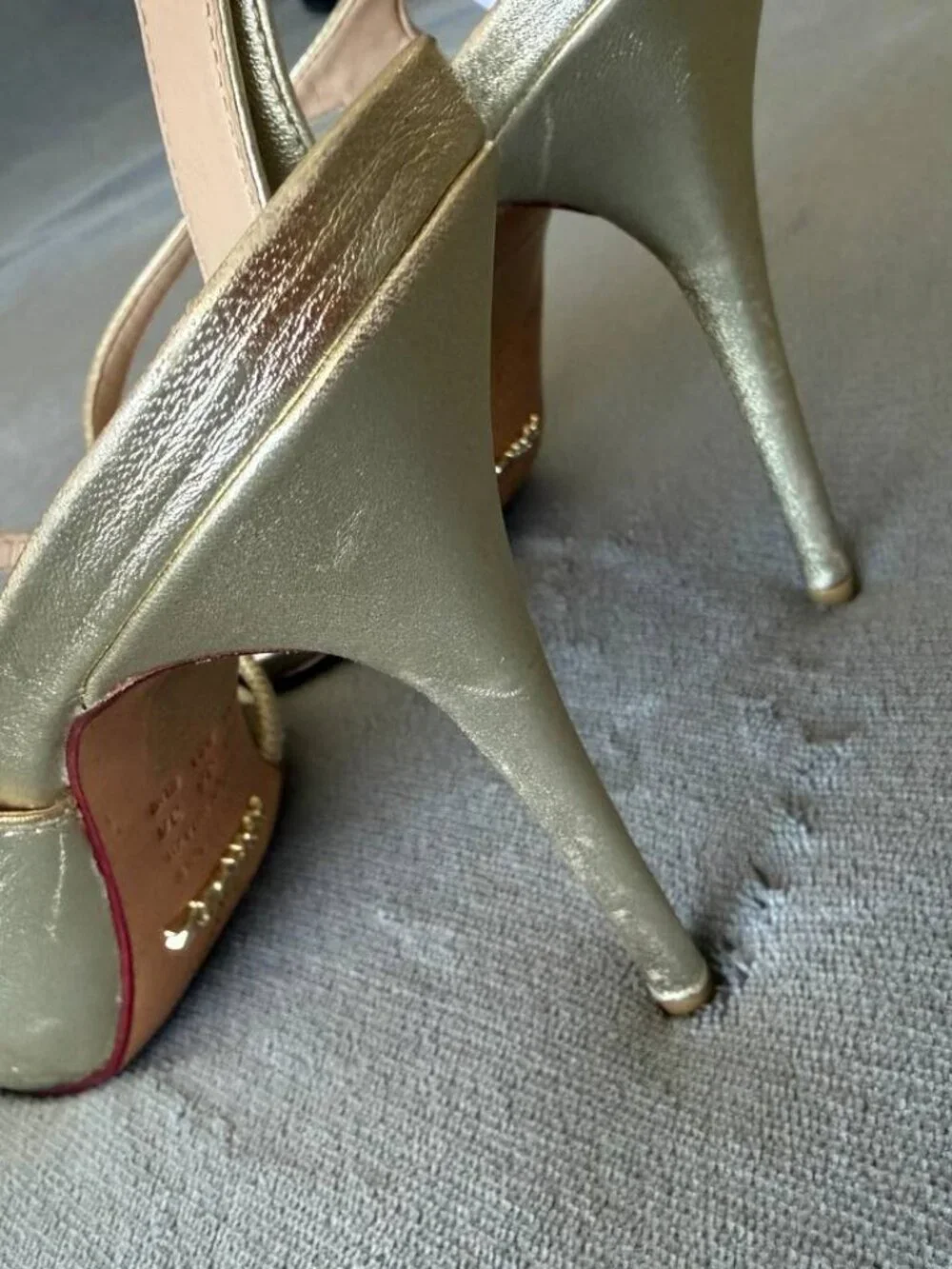 Schutz Women's Gold Sling Metallic 4" Heel Sandal/Shoes size 7B - Picture 6 of 12